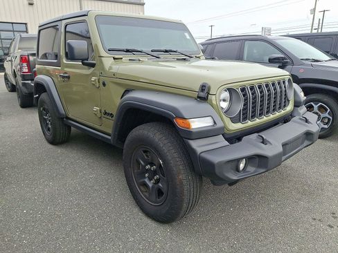 Used 2025 Jeep Wrangler Sport image 5