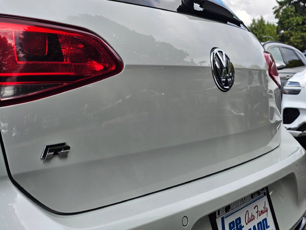Used 2017 Volkswagen Golf R 4-Door AWD/4WD image 26