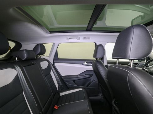 Used 2025 Volkswagen Taos SEL w/ Black Wheel Plus Package image 21