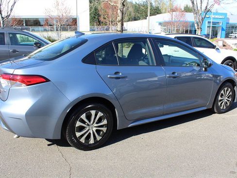 Used 2021 Toyota Corolla LE image 6