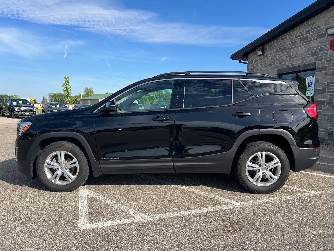 Used 2020 GMC Terrain SLE w/ Driver Convenience Package AWD/4WD image 7