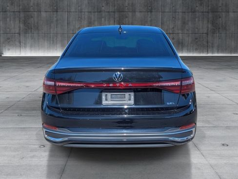 Used 2025 Volkswagen Jetta SEL image 4