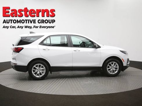 Used 2022 Chevrolet Equinox LS FWD image 42