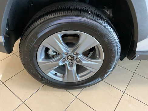 Used 2025 Toyota RAV4 LE AWD/4WD image 8