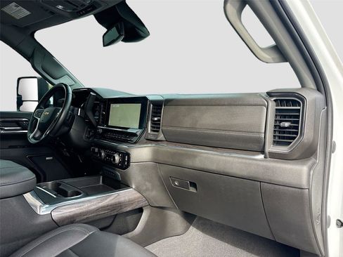 Used 2024 Chevrolet Silverado 2500 LTZ w/ LTZ Plus Package image 33