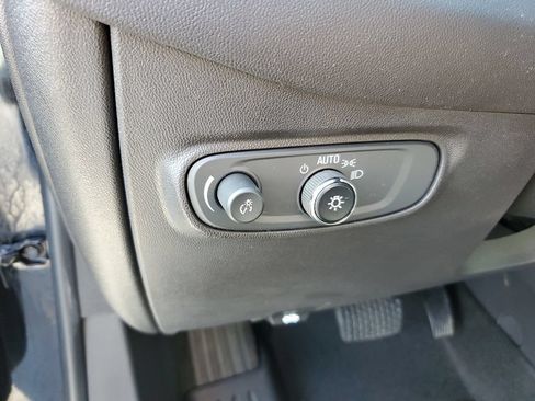 Used 2023 Chevrolet Equinox RS AWD/4WD image 17