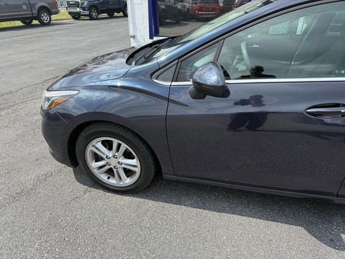 Used 2016 Chevrolet Cruze LT w/ Convenience Package image 3