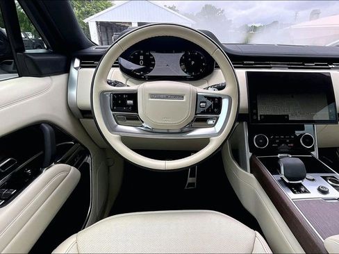 Used 2023 Land Rover Range Rover SE AWD/4WD image 10