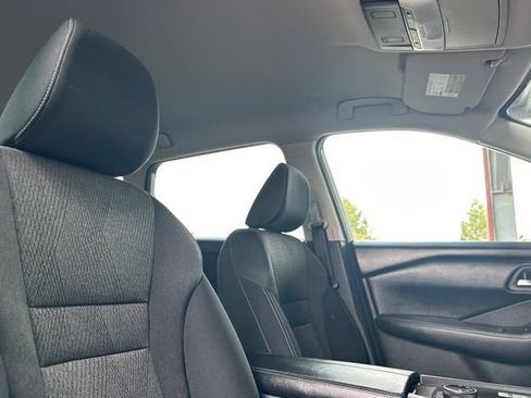 Used 2024 Nissan Rogue SV image 19