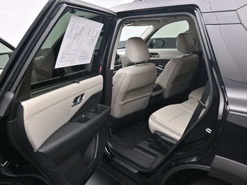 Used 2023 Nissan Pathfinder SL AWD/4WD image 20