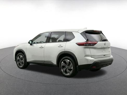 Used 2025 Nissan Rogue SV FWD image 6