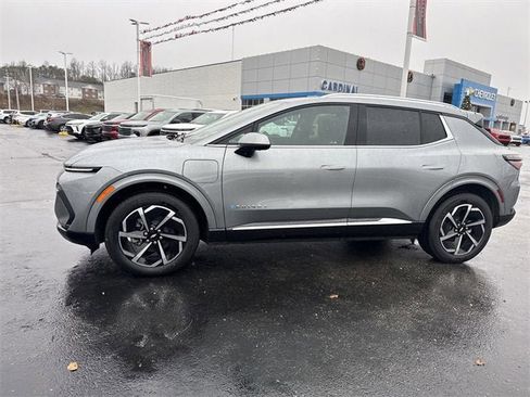 New 2025 Chevrolet Equinox EV LT image 35