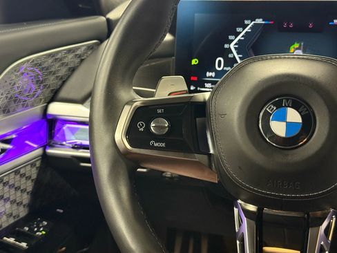 Used 2023 BMW 760i xDrive w/ Luxury Rear Seating Package image 15