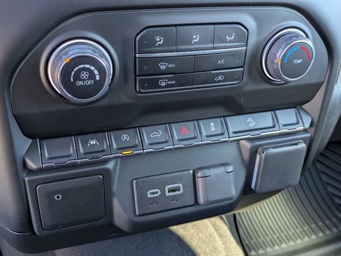 Used 2025 Chevrolet Silverado 1500 Custom Trail Boss w/ Turbomax Blackout Package image 24