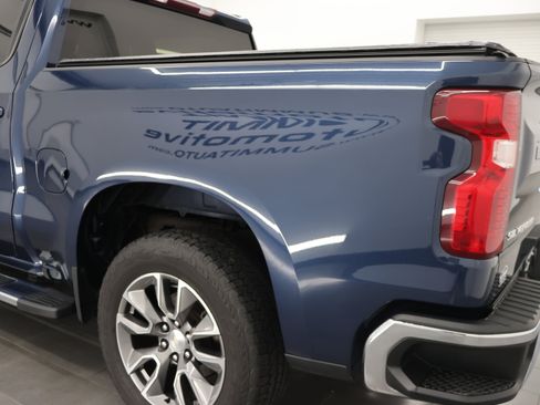 Used 2022 Chevrolet Silverado 1500 LT w/ Z71 Off-Road Package AWD/4WD image 29