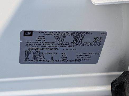 Used 2024 Buick Envision Preferred AWD/4WD image 38