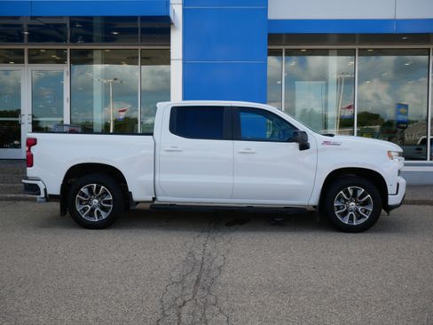 Used 2022 Chevrolet Silverado 1500 RST image 2