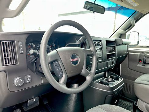 Used 2022 GMC Savana 2500 w/ Driver Convenience Package image 10