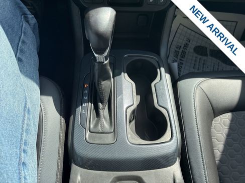 Used 2022 Chevrolet Colorado Z71 AWD/4WD image 26