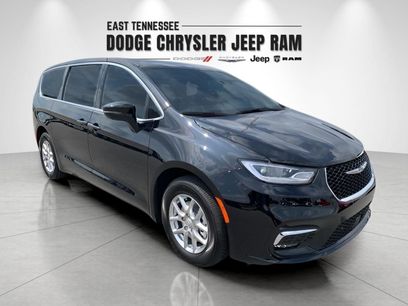 New 2026 Chrysler Pacifica Select