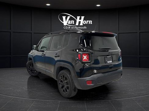 Used 2023 Jeep Renegade Altitude AWD/4WD image 5