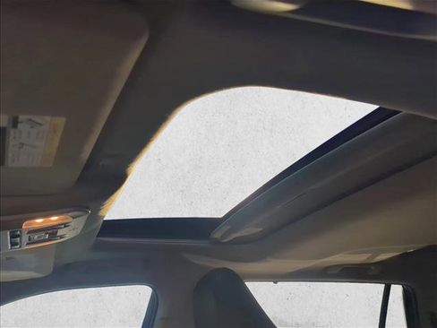 Used 2022 Toyota Highlander XLE image 16