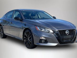 Used 2022 Nissan Altima 2.5 SR w/ Midnight Edition Package video 1