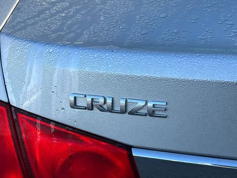 Used 2016 Chevrolet Cruze LS image 7