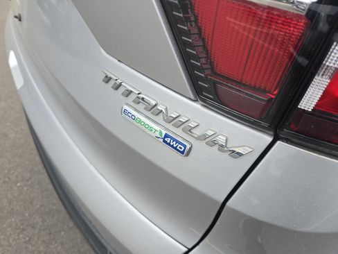 Used 2018 Ford Escape Titanium AWD/4WD image 9