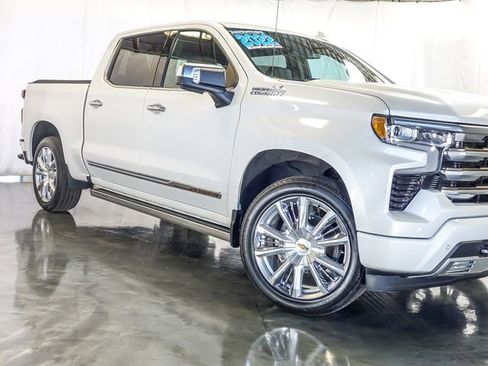 Certified 2022 Chevrolet Silverado 1500 High Country w/ High Country Premium Package AWD/4WD image 5