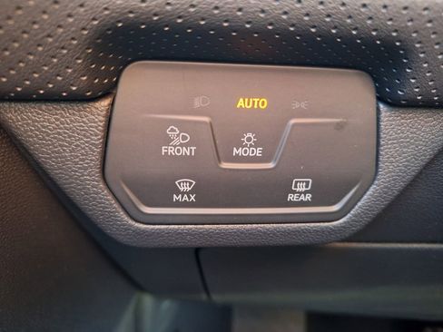 New 2026 Volkswagen Atlas SE FWD image 12