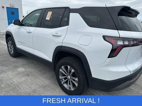 Used 2025 Chevrolet Equinox LT image 14