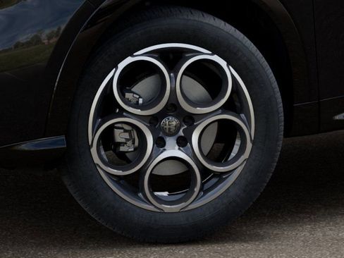 New 2025 Alfa Romeo Tonale image 8