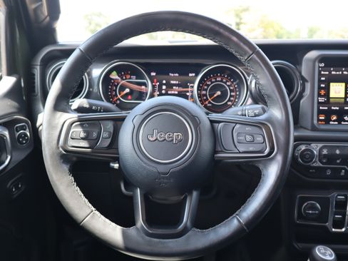 Used 2022 Jeep Gladiator Sport AWD/4WD image 14