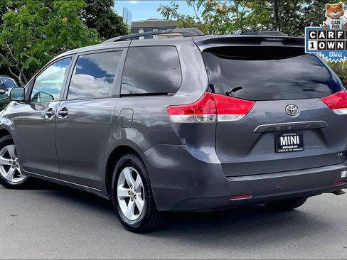 Used 2014 Toyota Sienna LE FWD image 10