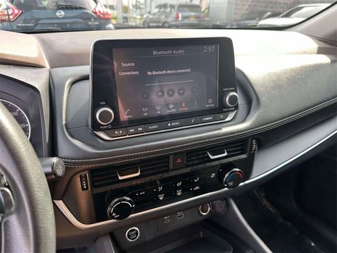 Certified 2021 Nissan Rogue S image 28