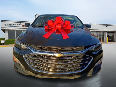 Used 2023 Chevrolet Malibu LT image 2