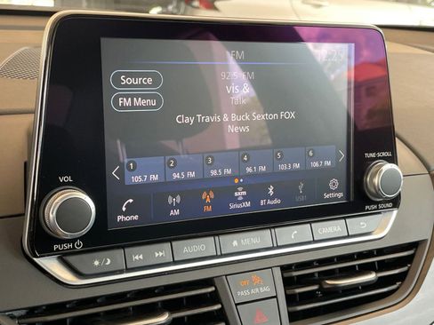 Used 2025 Nissan Altima 2.5 SV FWD image 20