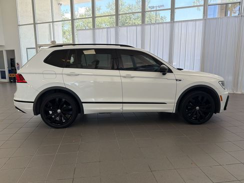 Used 2020 Volkswagen Tiguan SE R-Line FWD image 8