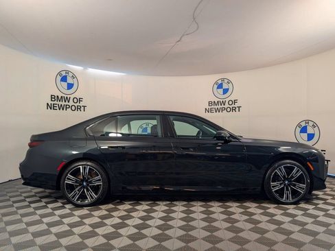 New 2026 BMW i7 xDrive60 w/ Premium Package AWD/4WD image 5