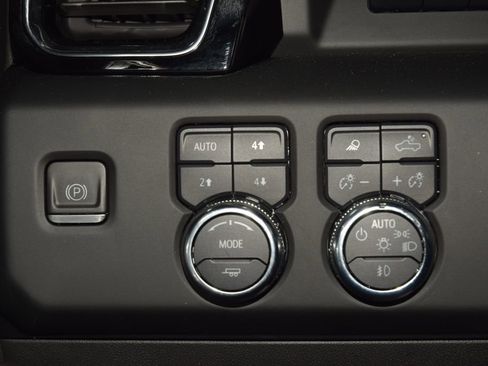 Used 2023 GMC Sierra 1500 Denali w/ Technology Package AWD/4WD image 37