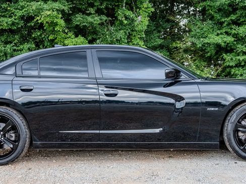Used 2017 Dodge Charger R/T RWD image 6