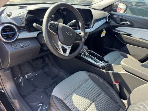 New 2026 Chevrolet Trax LT FWD image 12