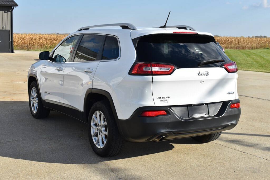 Used 2015 Jeep Cherokee Latitude w/ Comfort/Convenience Group AWD/4WD image 5