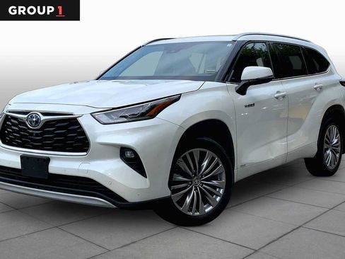 Used 2021 Toyota Highlander Platinum AWD/4WD image 1