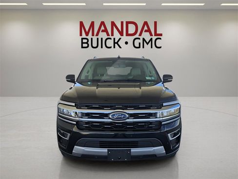 Used 2024 Ford Expedition Limited image 3