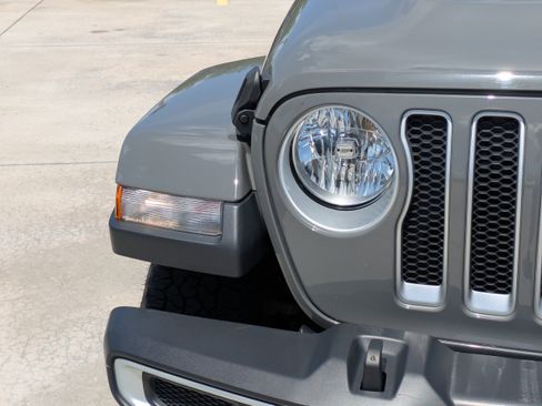 Used 2020 Jeep Wrangler Unlimited Sahara image 7