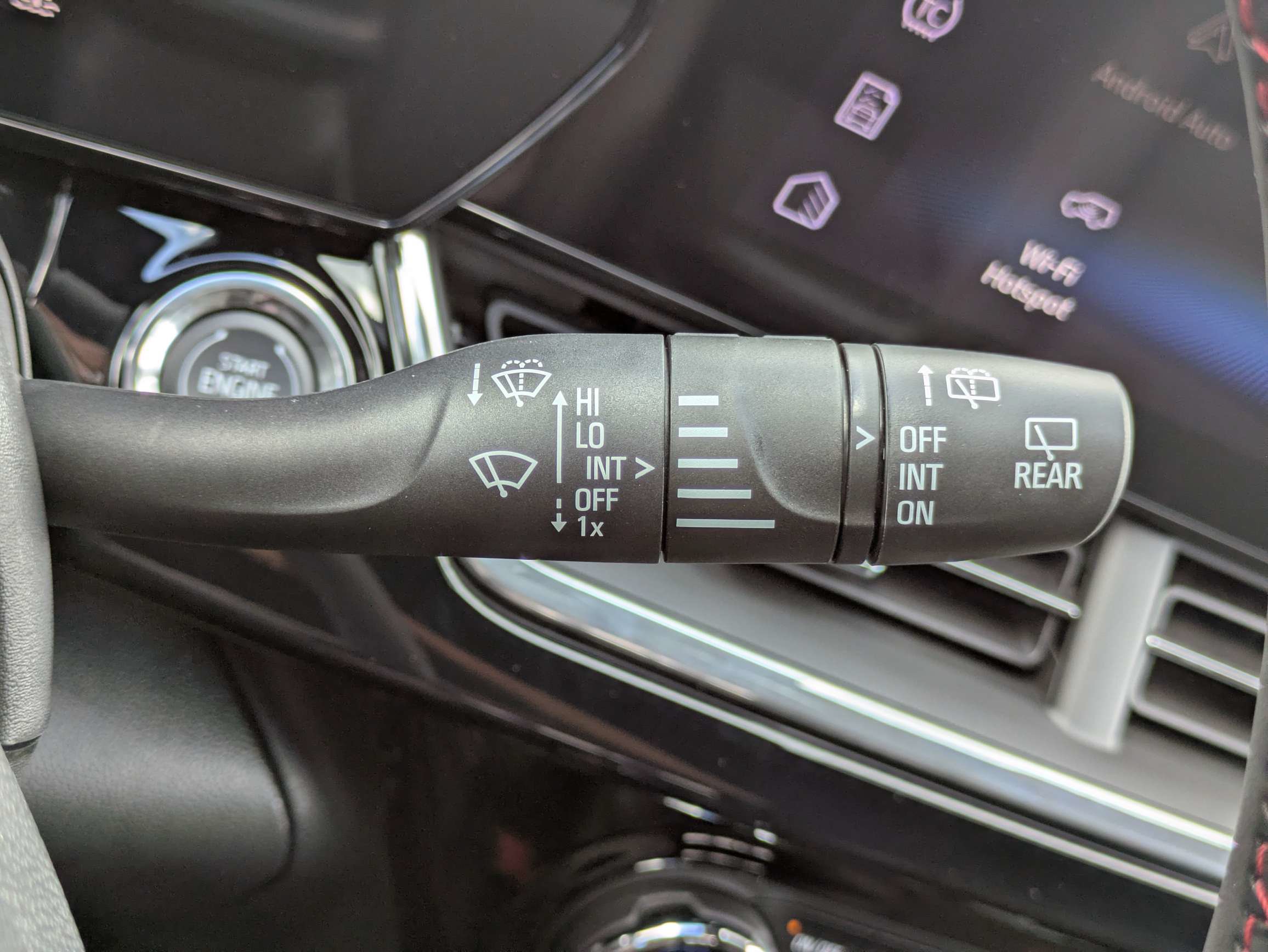 New 2026 Chevrolet Trax RS w/ Sunroof Package FWD image 20