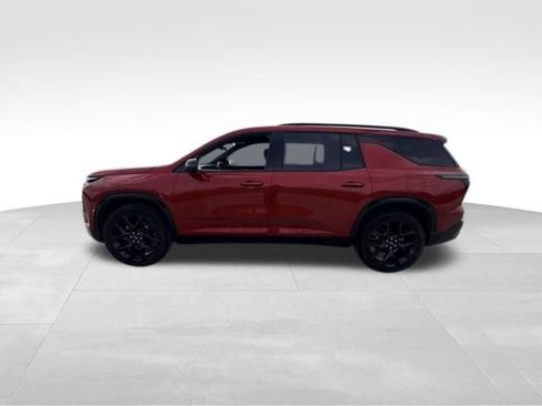 Used 2024 Chevrolet Traverse RS image 3