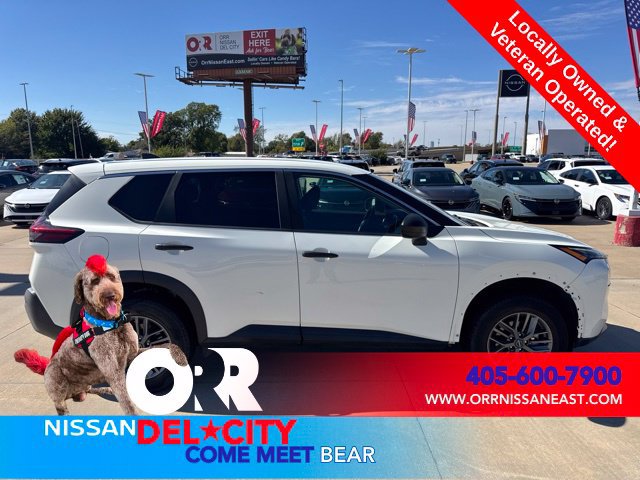Used 2023 Nissan Rogue S AWD/4WD image 6